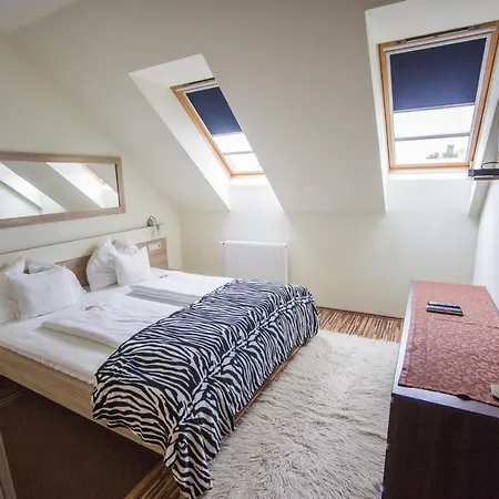Azur Haz Gyoengyvirag Apartman Sarvar Exterior photo