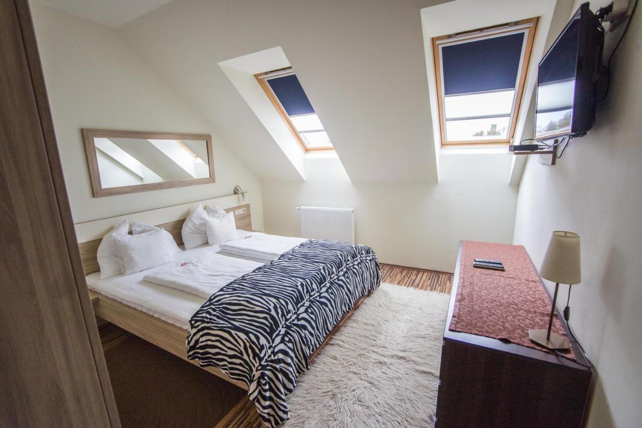 Azur Haz Gyoengyvirag Apartment *